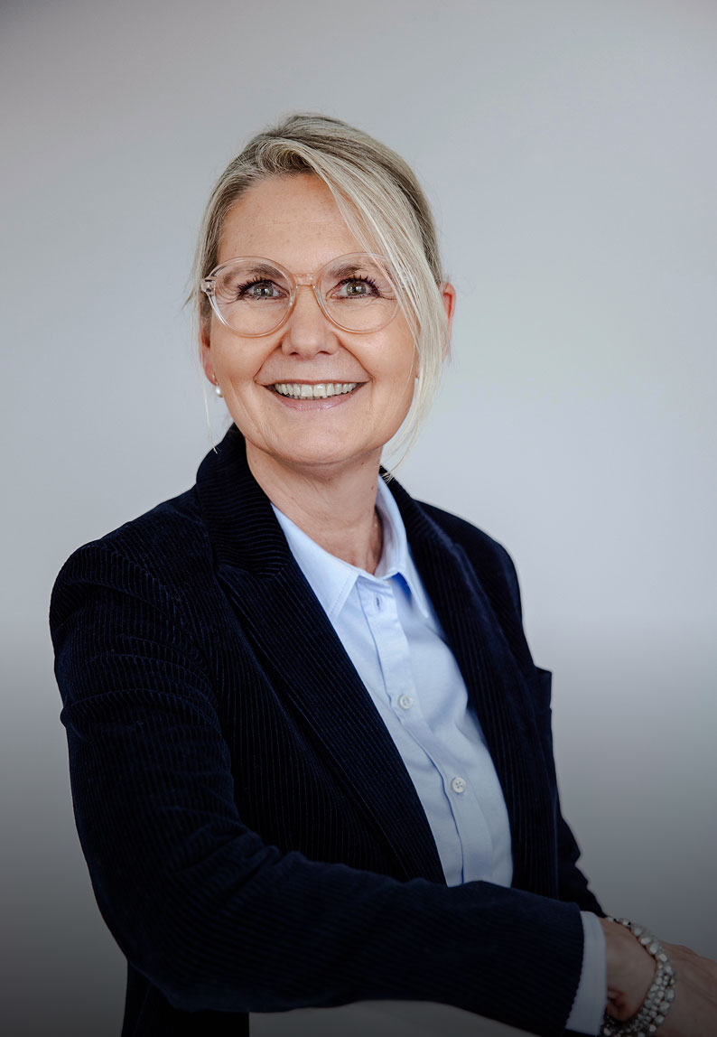 Susanne Dirks, Geschäftsführung